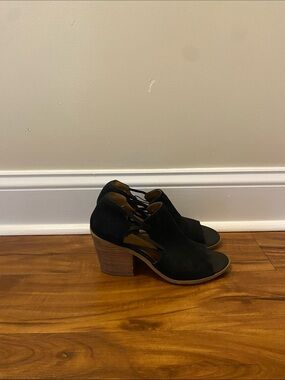 Susina Black Suede Open-Toe Cutout Block Heel Sandals